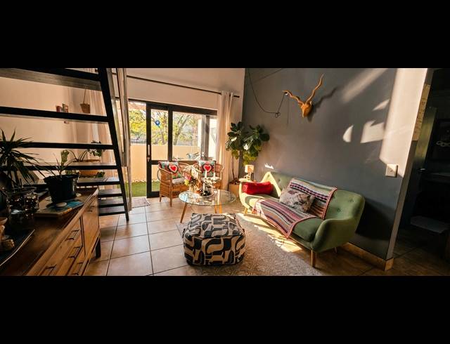 2 BEDROOM APARTMENT FOR SALE IN PINESLOPES